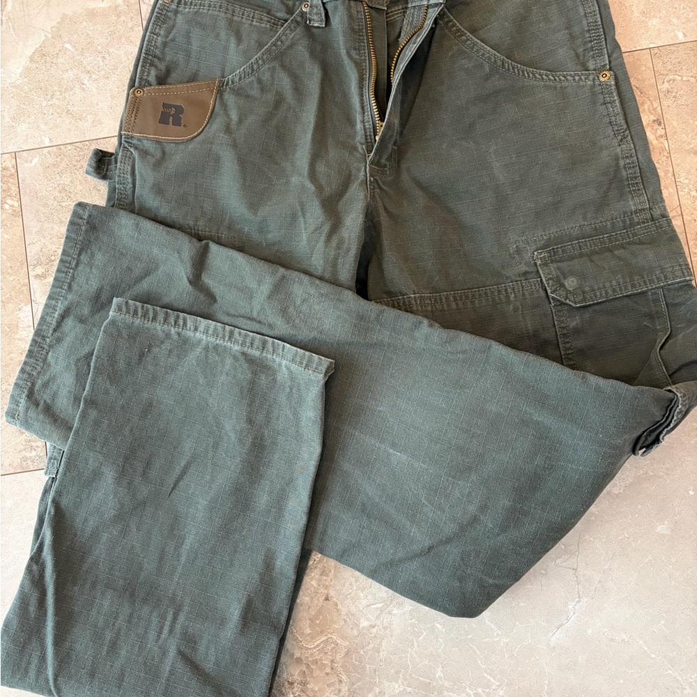 Wrangler Olive Green Cargo Pants with Utility Pockets